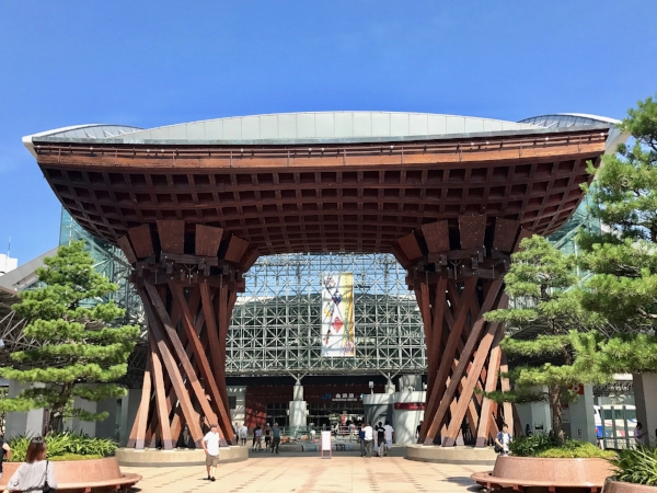 design-in-japan-o&b-inspiration-abroad-kanazawa-gate-architecture