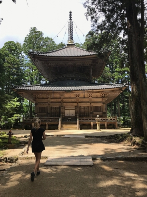 design-in-japan-o&b-inspiration-abroad-temple-all-wood