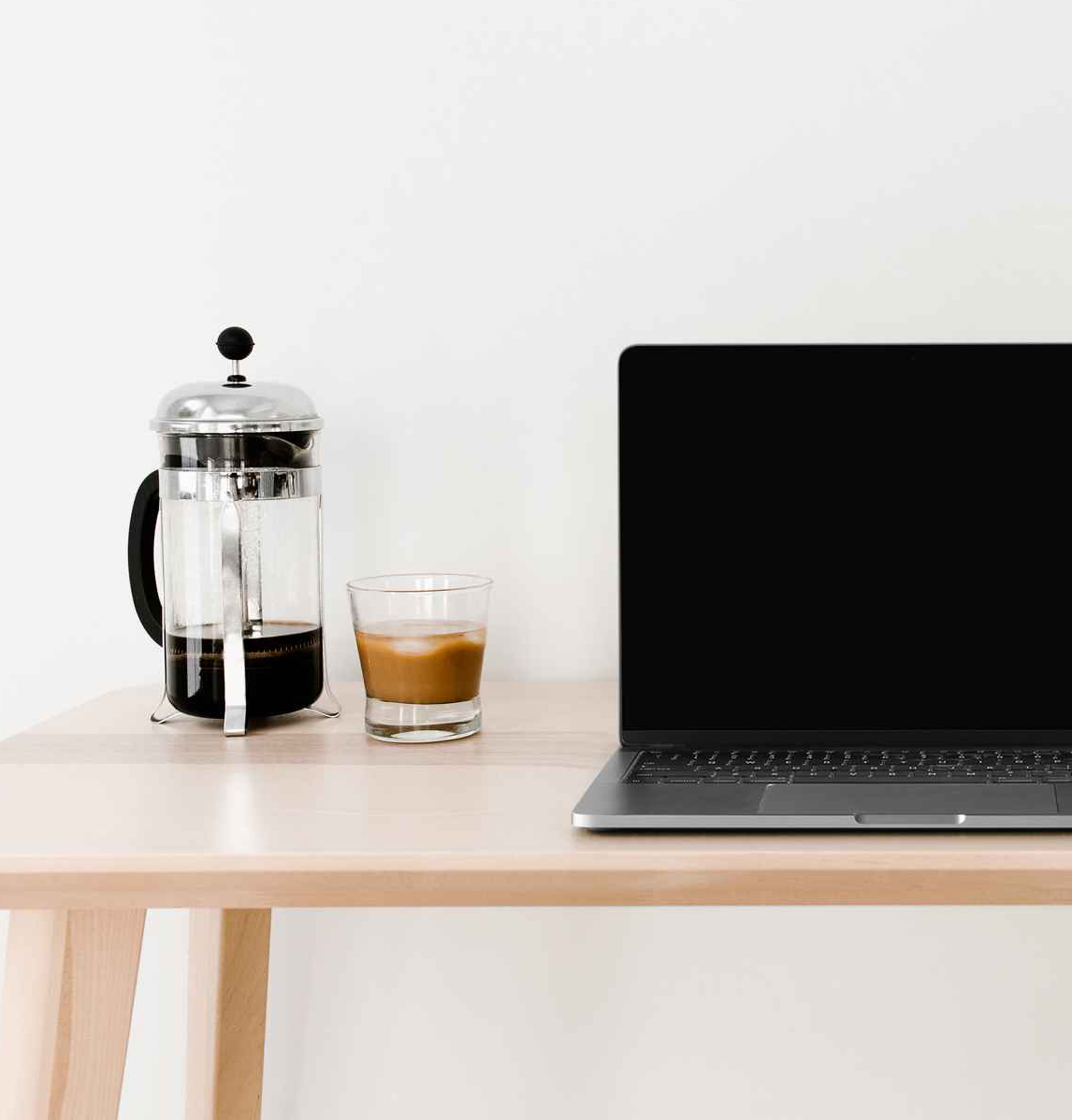 9 features of successful website copy french press computer clock desk-1